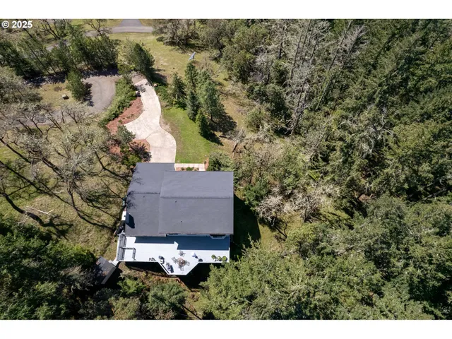 $685,000 | 416 Elmar Drive, Winchester, OR 97495