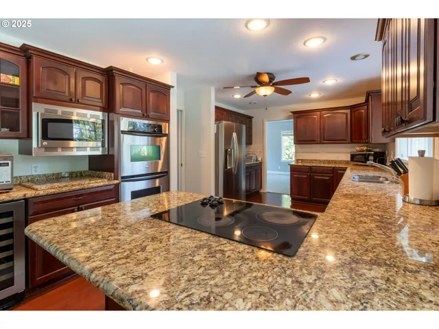 $685,000 | 416 Elmar Drive, Winchester, OR 97495