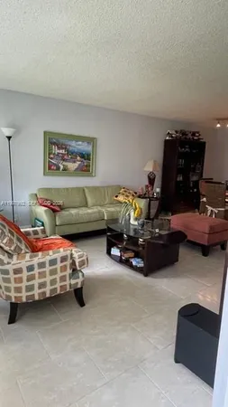 $2,100 | 100 Lakeview Drive, Unit 103, Weston, FL 33326