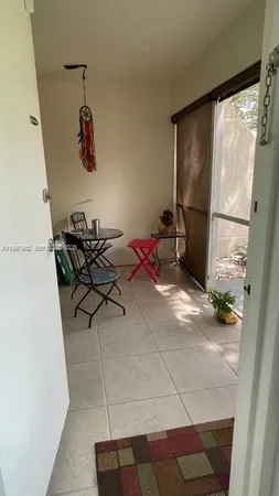 $2,100 | 100 Lakeview Drive, Unit 103, Weston, FL 33326