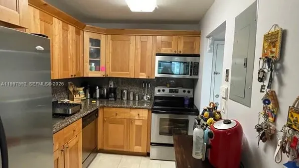 $2,100 | 100 Lakeview Drive, Unit 103, Weston, FL 33326