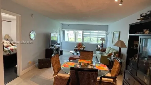 $2,100 | 100 Lakeview Drive, Unit 103, Weston, FL 33326
