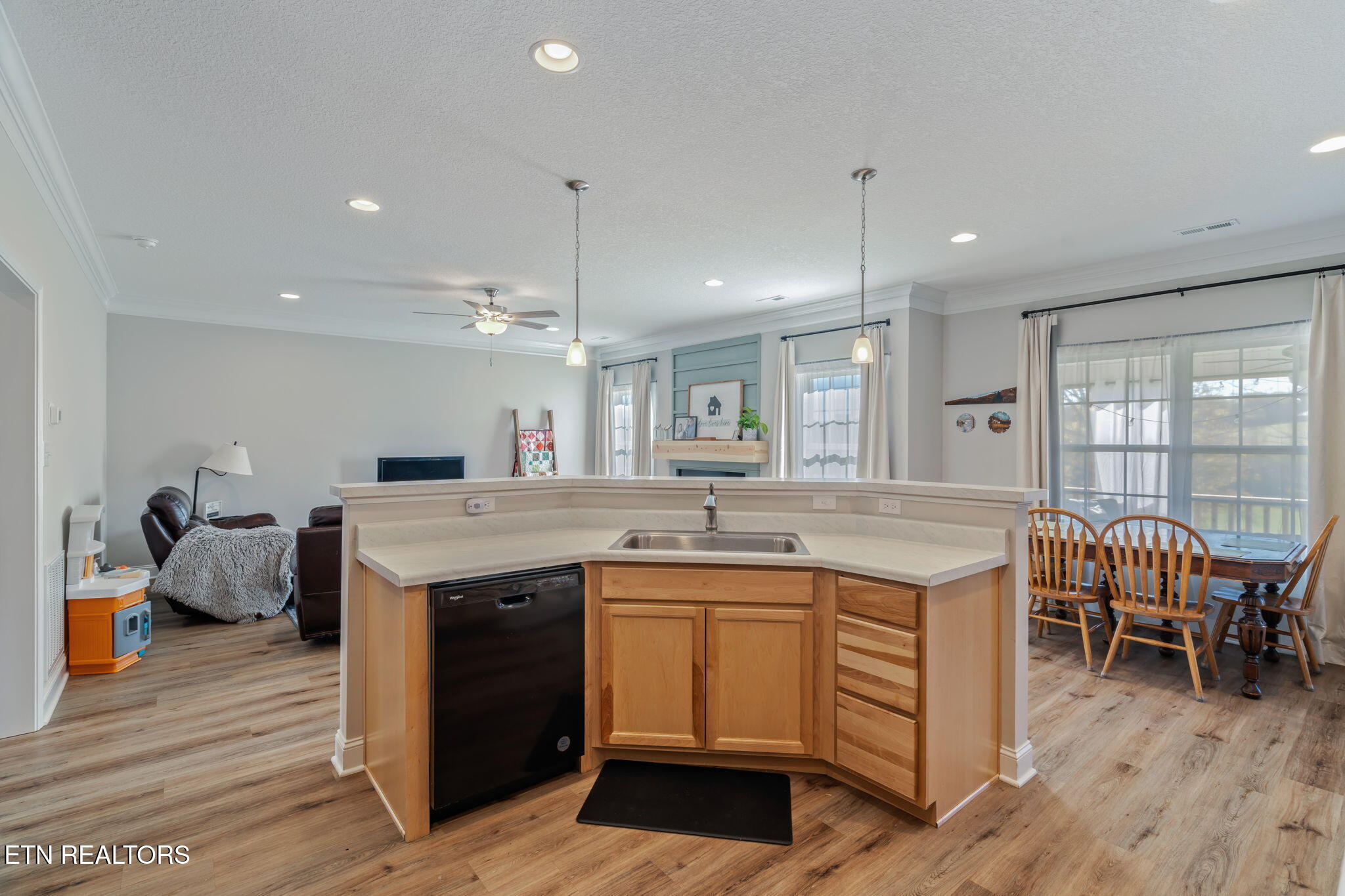 8147 Zenith Lane Powell, TN 37849 - Photo 15 of 49 15-web-or-mls-8147 Zenith Lane-16