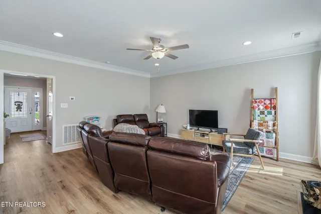 $419,900 | 8147 Zenith Lane, Powell, TN 37849