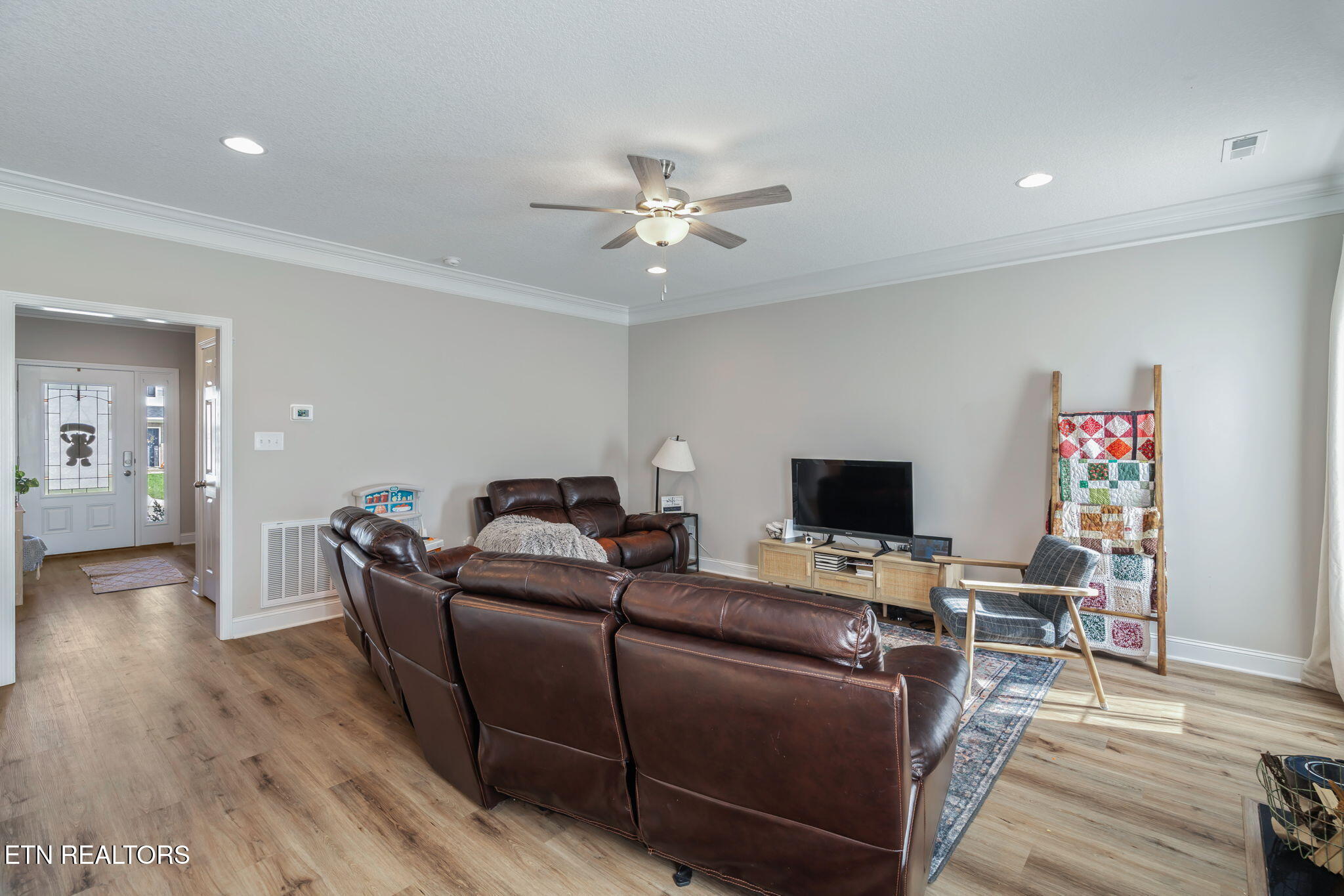 8147 Zenith Lane Powell, TN 37849 - Photo 10 of 49 10-web-or-mls-8147 Zenith Lane-11