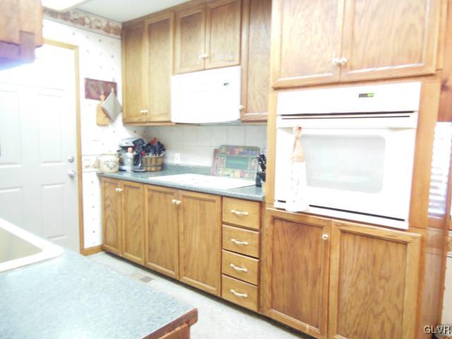 1533 Rudolph Drive Bethlehem, PA 18018 - Photo 4 of 8 Gallery Image 4