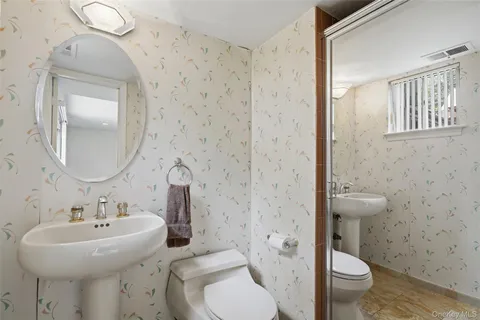$899,999 | 41 Shepherds Drive, Scarsdale, NY 10583