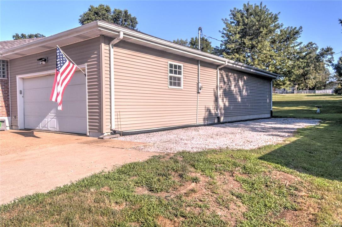 2714 Yaeger Road St. Louis, MO 63129 - Photo 4 of 70 Gallery Image 4
