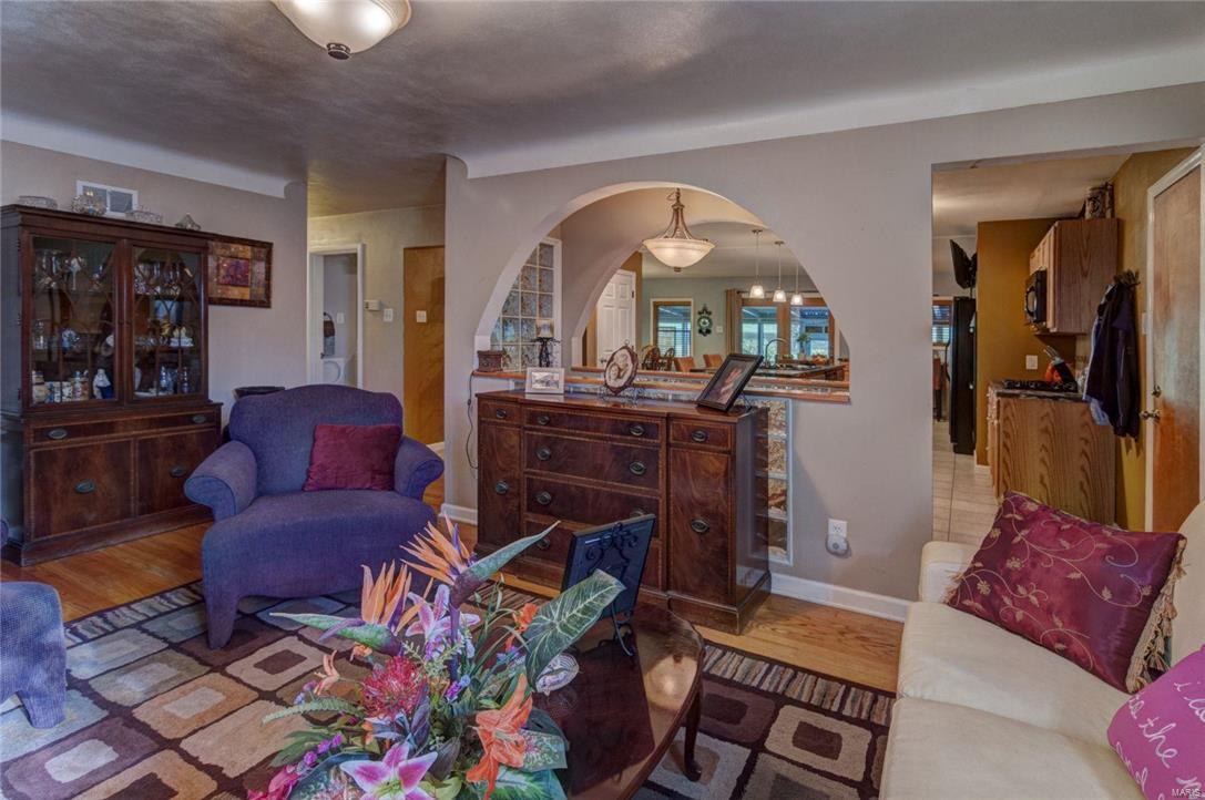 2714 Yaeger Road St. Louis, MO 63129 - Photo 9 of 70 Gallery Image 9