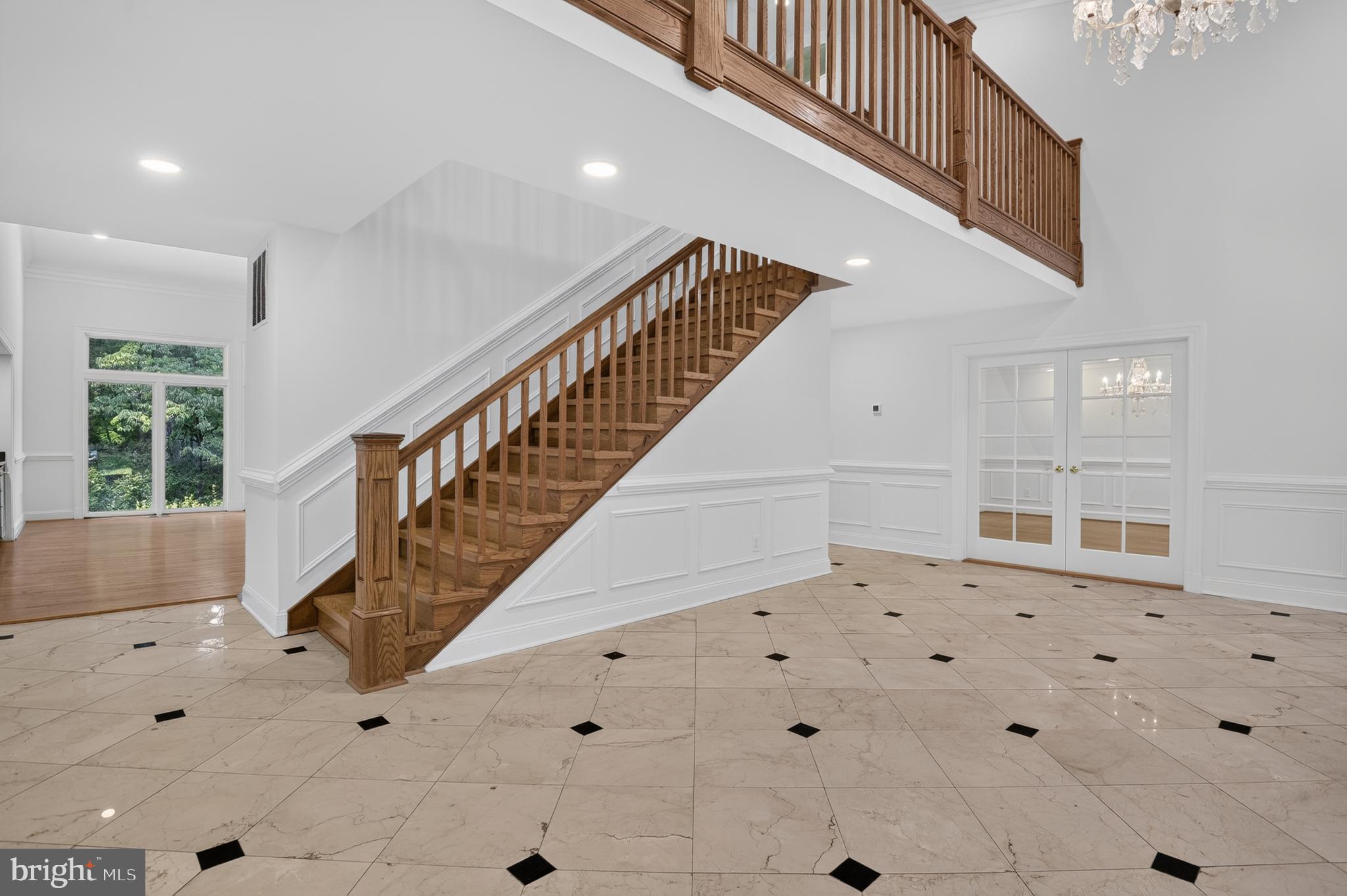 10100 Iron Gate Road Potomac, MD 20854 - Photo 4 of 91