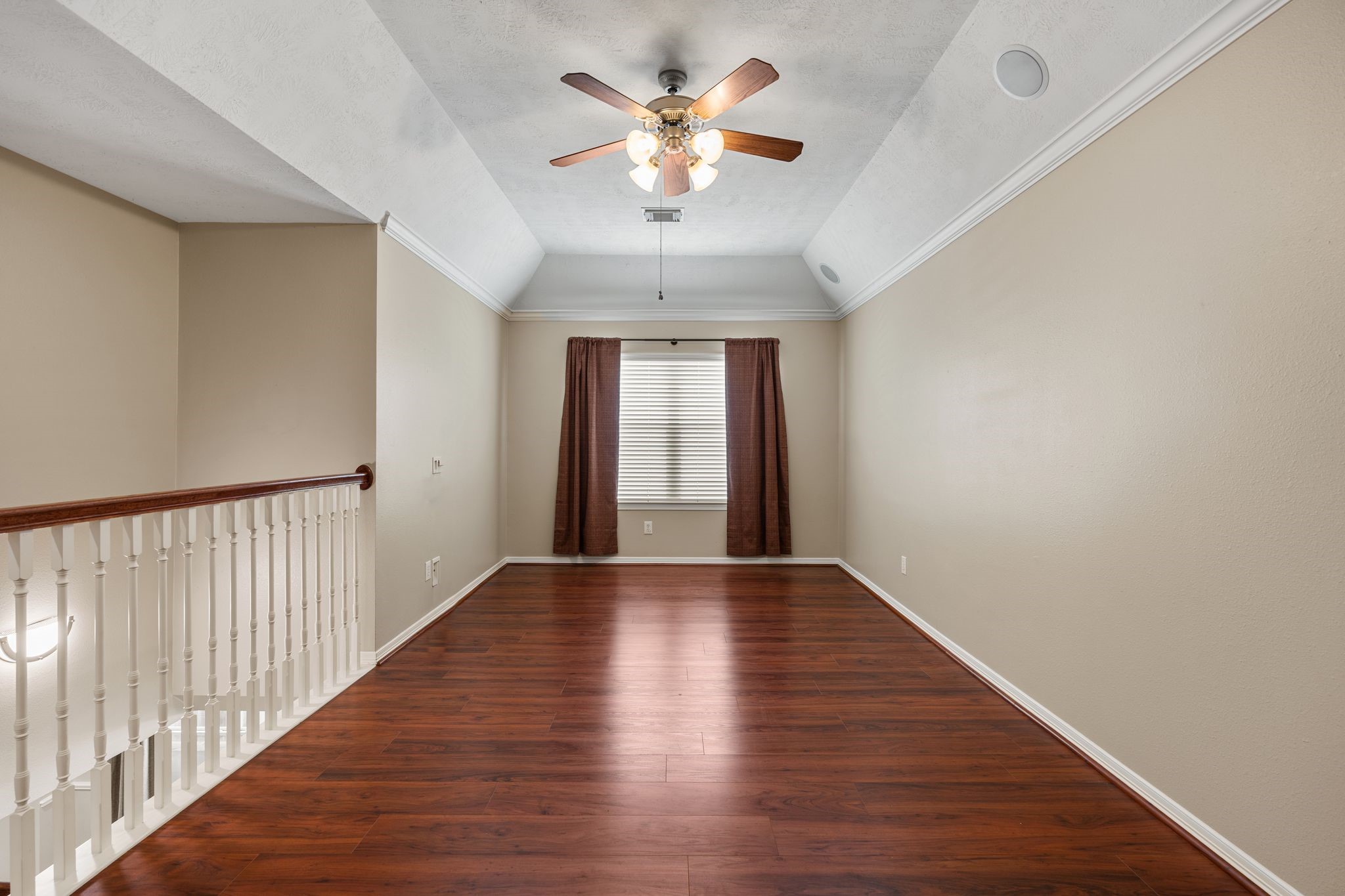 4223 Rose Street Houston, TX 77007 - Photo 17 of 40 Upstairs Gameroom