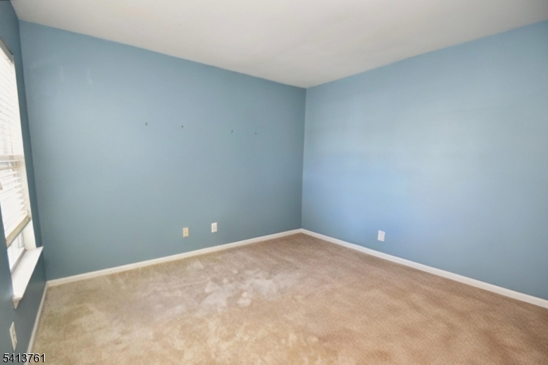 263 Ridge Drive Pompton Lakes, NJ 07442 - Photo 12 of 20 a view of an empty room