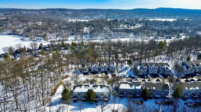 263 Ridge Drive Pompton Lakes, NJ 07442 - Photo 19 of 20 a view of a city