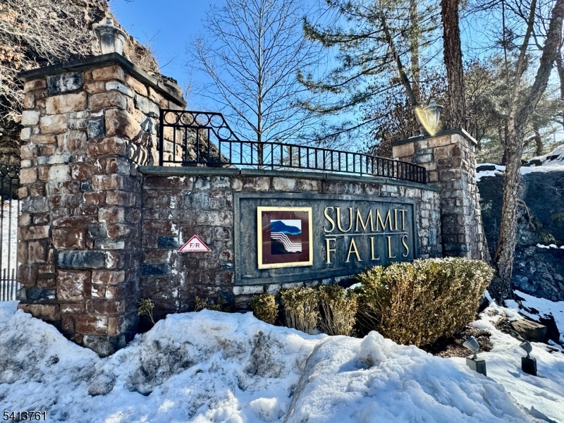 263 Ridge Drive Pompton Lakes, NJ 07442 - Photo 20 of 20 a view of a entrance gate of the house