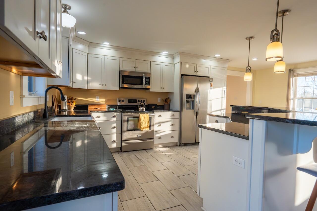 139 Wentworth Road Berwick, ME 03901 - Photo 4 of 37 3