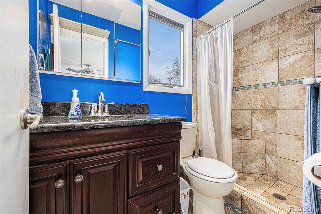 22532 Meadowbrook Road Novi, MI 48375 - Photo 21 of 39