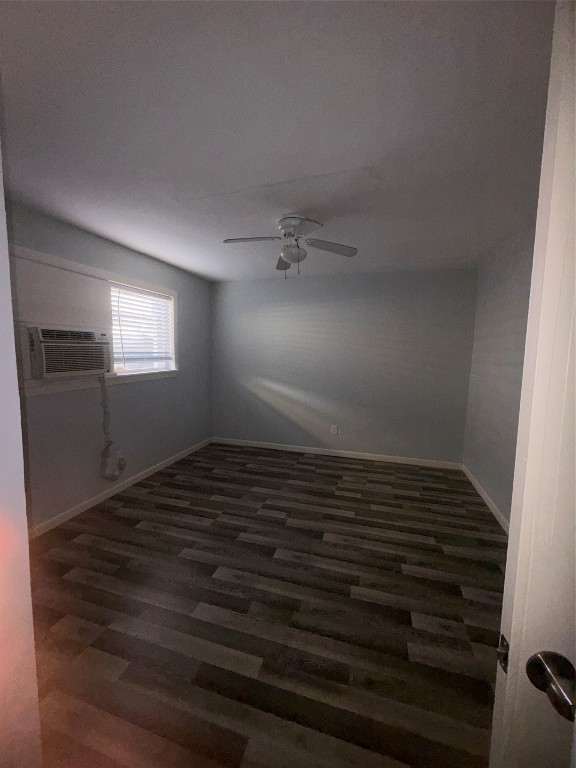 4626 Bell Street, Unit 6 Houston, TX 77023 - Photo 6 of 11 a view of an empty room and window