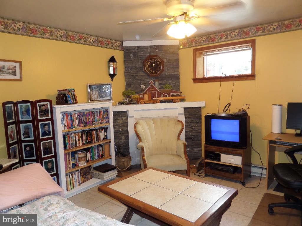 24 Ripple Way Falling Waters, WV 25419 - Photo 22 of 30 Living Room 2