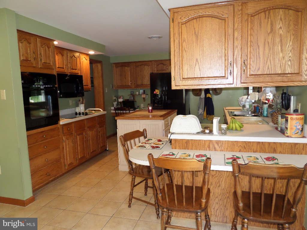 24 Ripple Way Falling Waters, WV 25419 - Photo 6 of 30 Kitchen