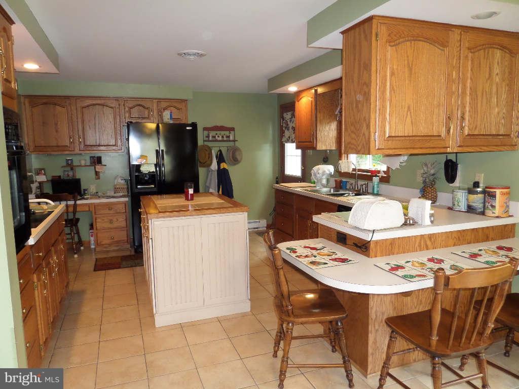 24 Ripple Way Falling Waters, WV 25419 - Photo 7 of 30 Kitchen