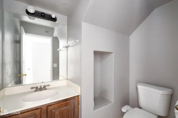 $2,000 | 7854 West Fleetwood Lane, Glendale, AZ 85303