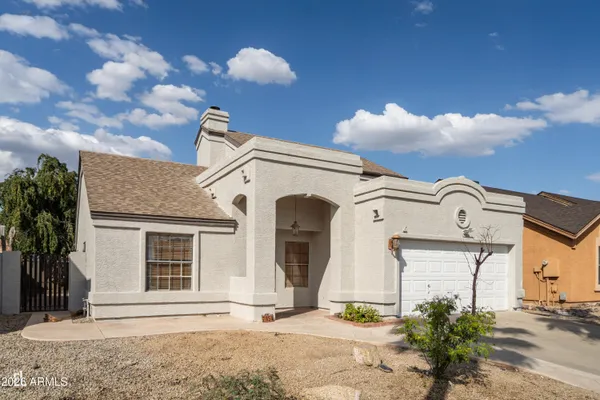 $2,000 | 7854 West Fleetwood Lane, Glendale, AZ 85303