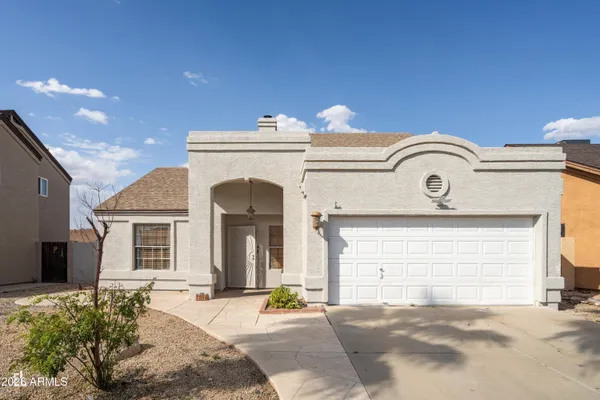 $2,000 | 7854 West Fleetwood Lane, Glendale, AZ 85303