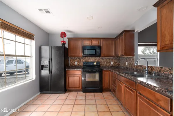 $2,000 | 7854 West Fleetwood Lane, Glendale, AZ 85303