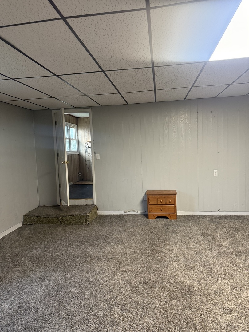 312 East 11th Street Georgetown, IL 61846 - Photo 17 of 25 an empty room with windows