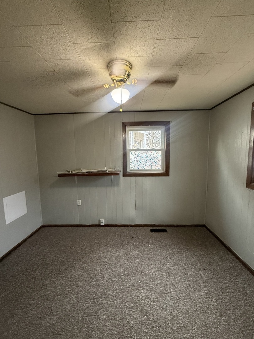 312 East 11th Street Georgetown, IL 61846 - Photo 7 of 25 a view of an empty room