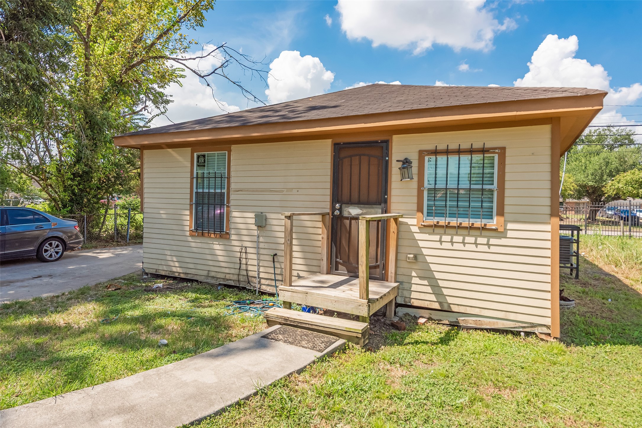 6402 West Montgomery Road, Unit A Houston, TX 77091 - Photo 4 of 23 a view of a house with backyard