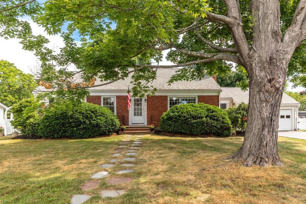 33 Crescent Road Hamilton, MA 01982 - Photo 1 of 32
