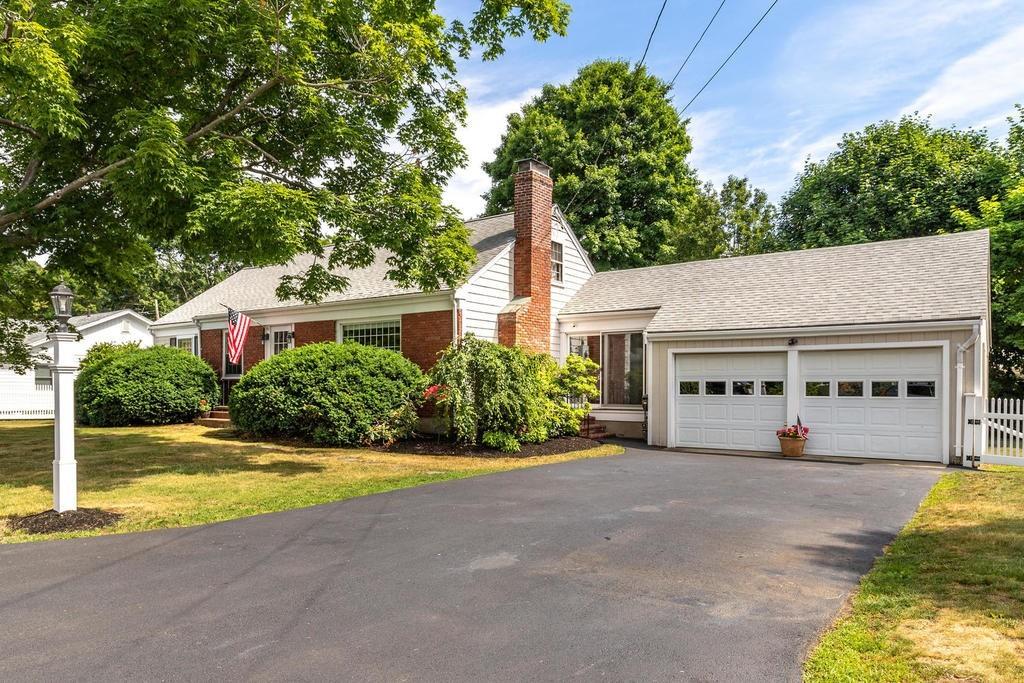 33 Crescent Road Hamilton, MA 01982 - Photo 2 of 32