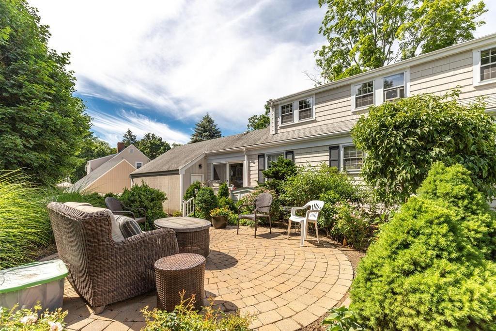 33 Crescent Road Hamilton, MA 01982 - Photo 3 of 32