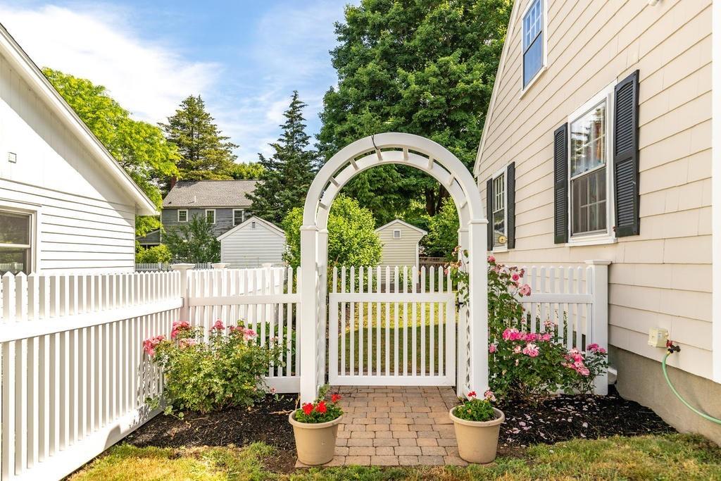 33 Crescent Road Hamilton, MA 01982 - Photo 31 of 32