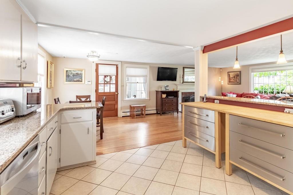 33 Crescent Road Hamilton, MA 01982 - Photo 4 of 32