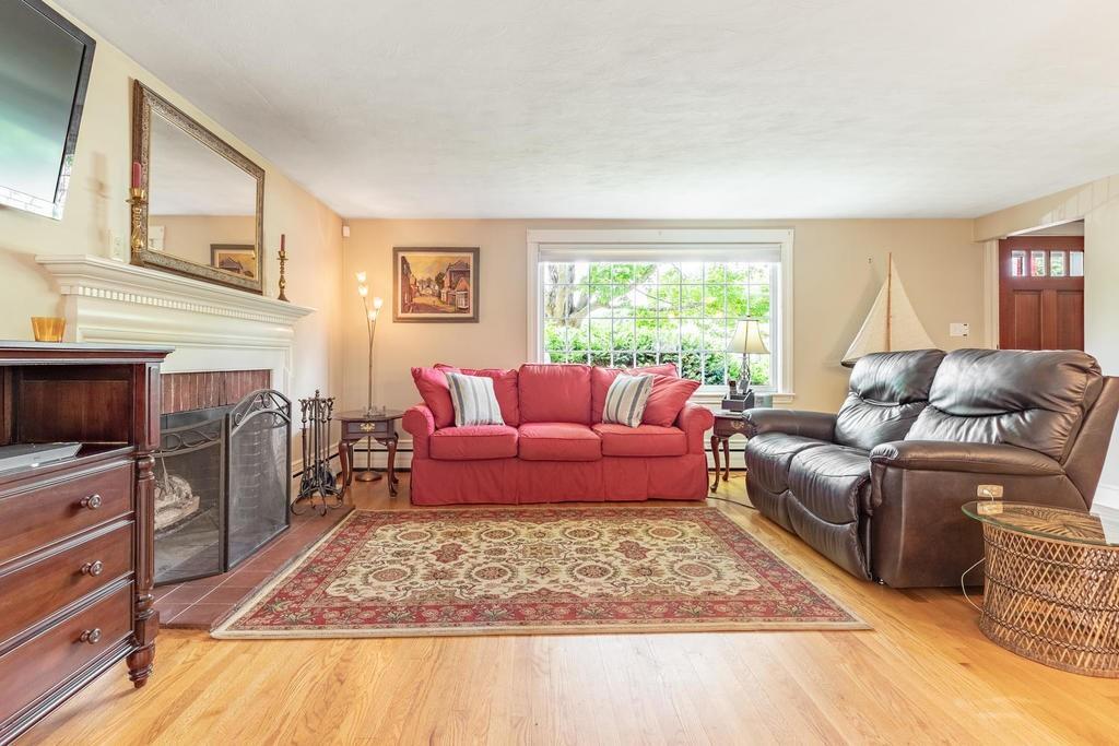 33 Crescent Road Hamilton, MA 01982 - Photo 10 of 32