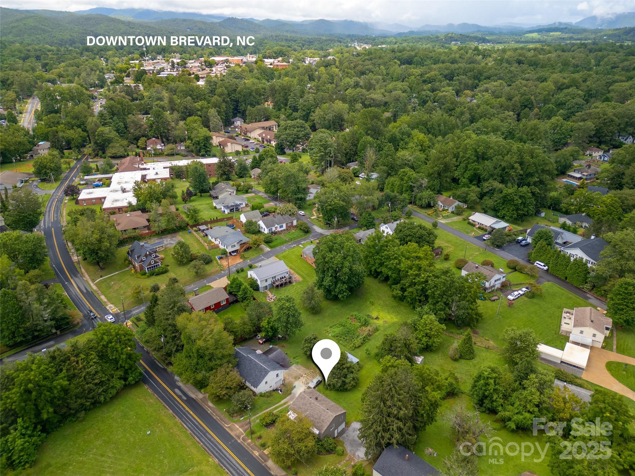 255 North Country Club Road Brevard, NC 28712 - Photo 5 of 36 Gallery Image 5