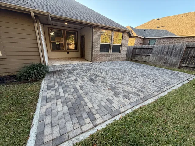 $2,950 | 210 Emory Birch, Montgomery, TX 77316