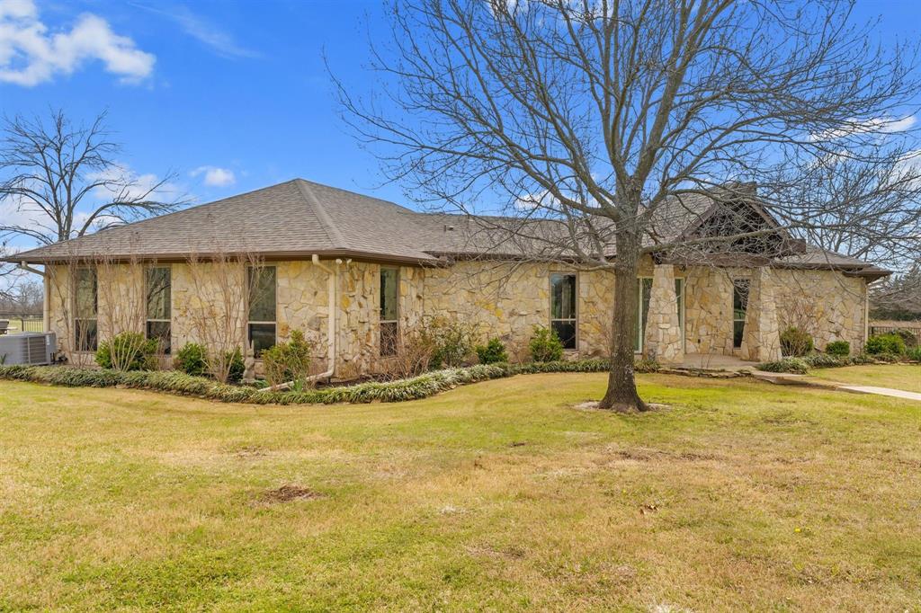 9711 Jim Christal Road Krum, TX 76249 - Photo 6 of 40