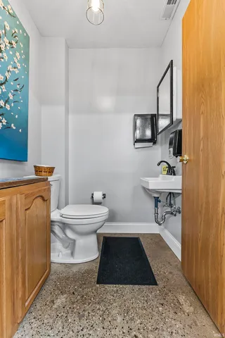 $625,000 | 2332 North Clinton Street, Fort Wayne, IN 46805