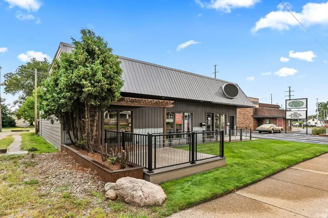 $625,000 | 2332 North Clinton Street, Fort Wayne, IN 46805