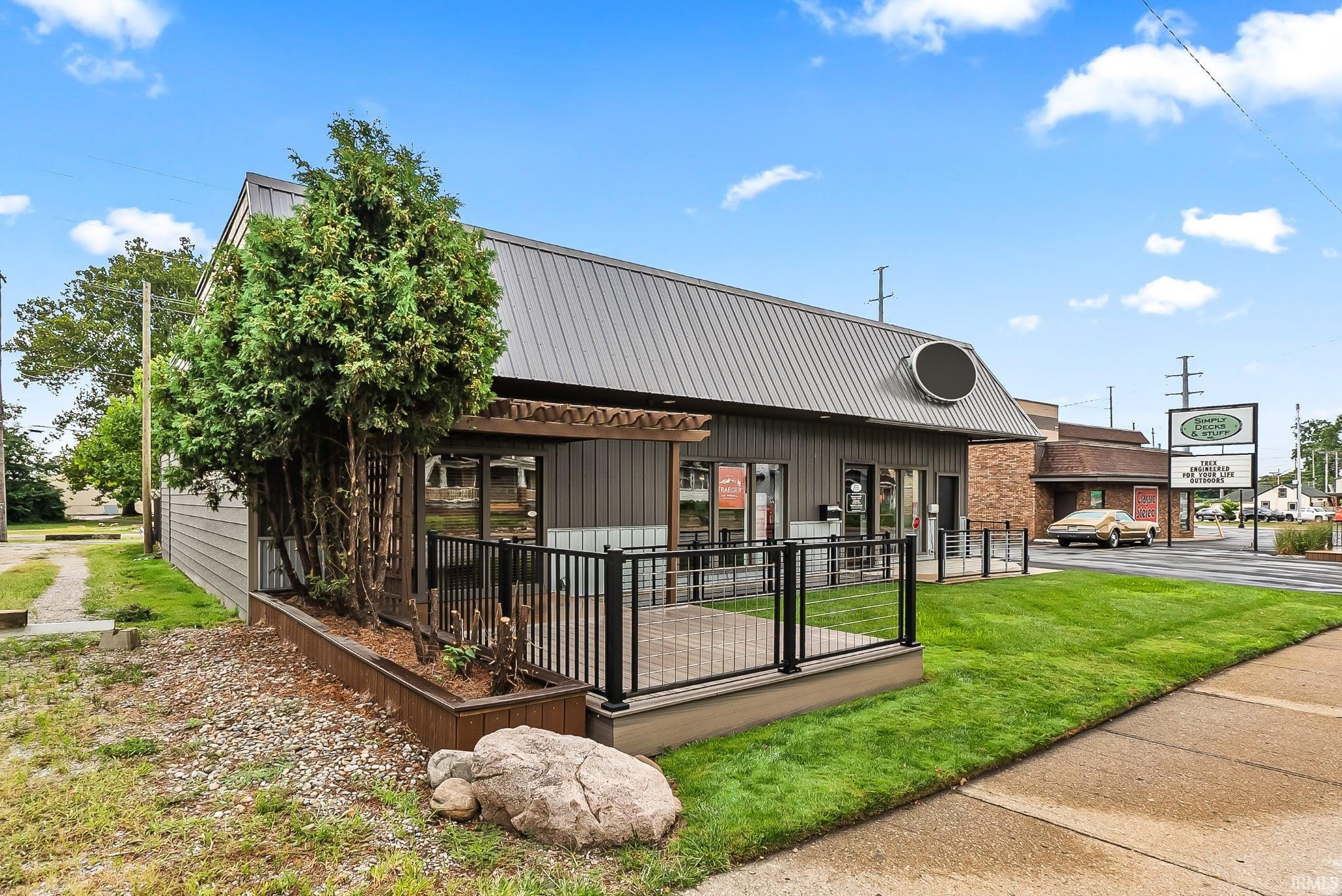 2332 North Clinton Street Fort Wayne, IN 46805 - Photo 2 of 22