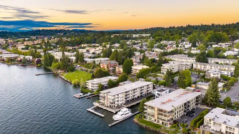 $1,550,000 | 6436 Lake Washington Boulevard Northeast, Unit 5, Kirkland, WA 98033