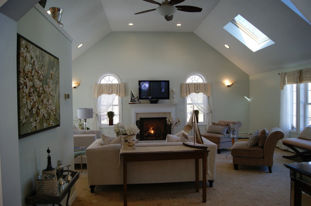 106 Olesen Road Derry, NH 03038 - Photo 3 of 24