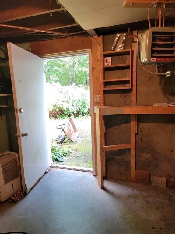 382 Rondeau Street Palmer, MA 01069 - Photo 14 of 17