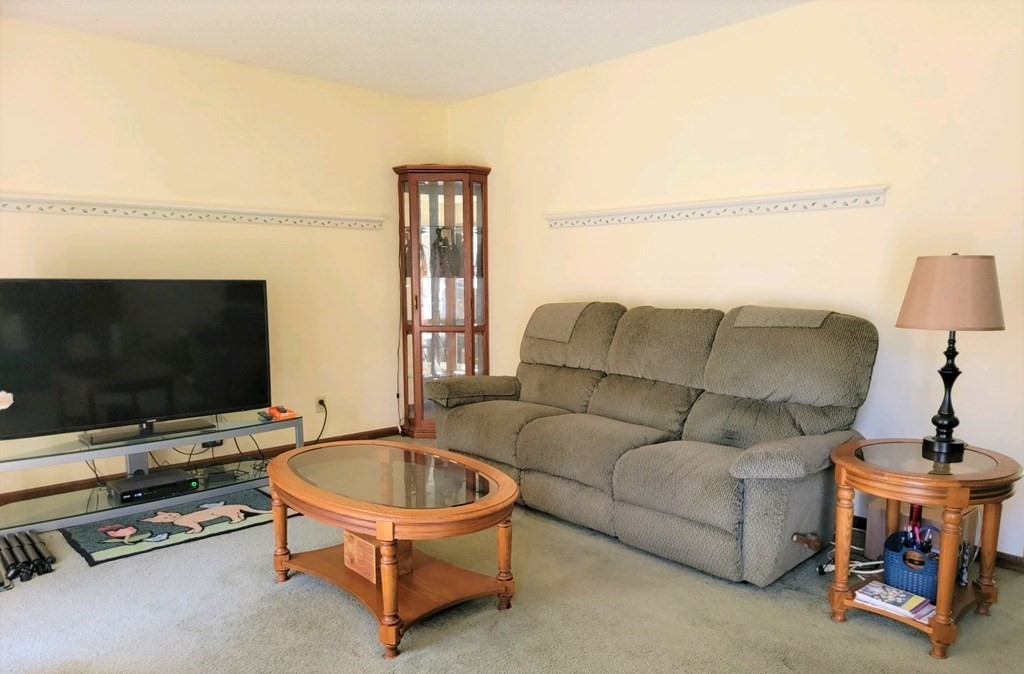 382 Rondeau Street Palmer, MA 01069 - Photo 8 of 17