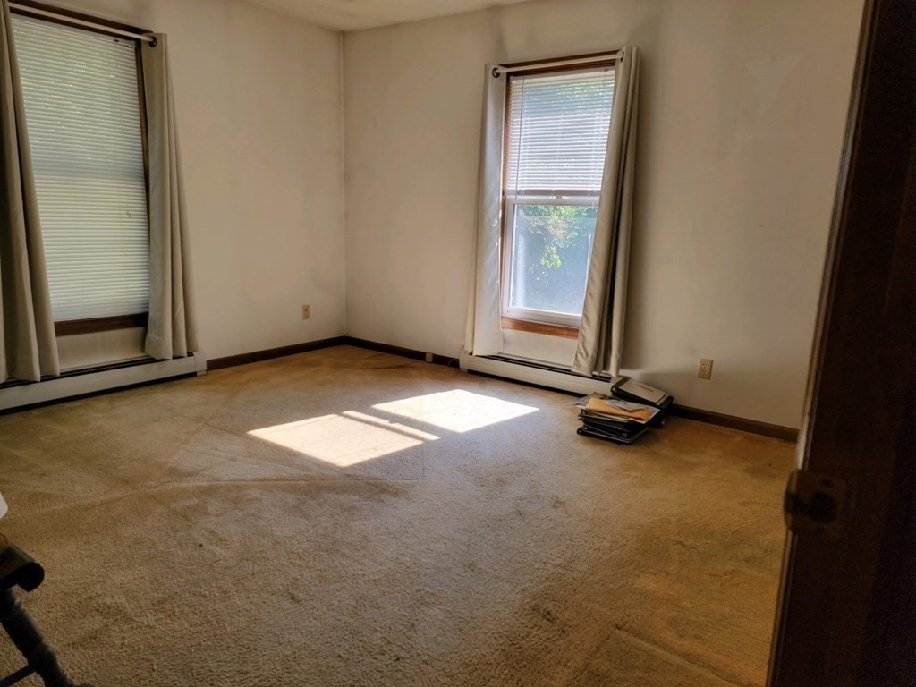 382 Rondeau Street Palmer, MA 01069 - Photo 10 of 17