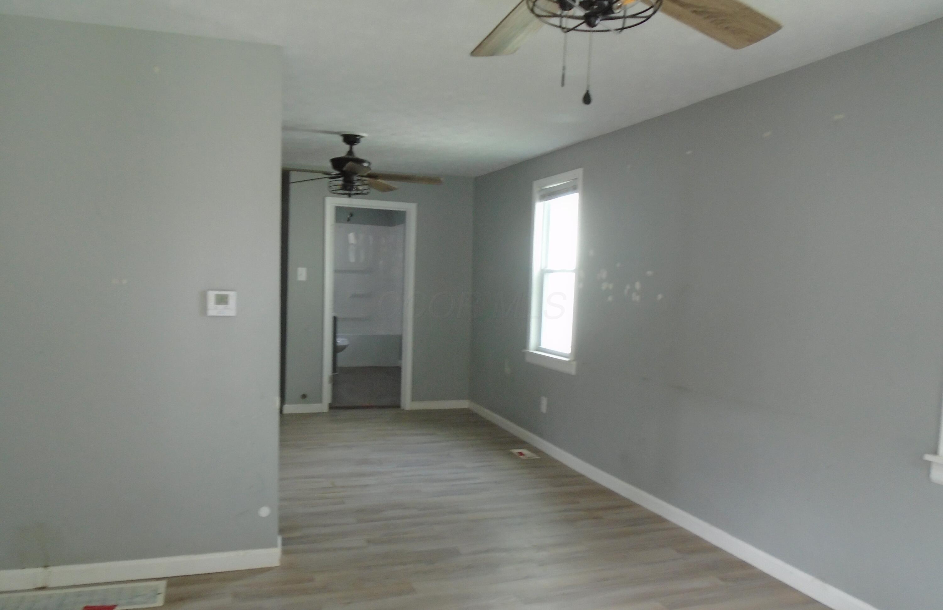 82 Delray Road Columbus, OH 43207 - Photo 6 of 19 Delray Living room