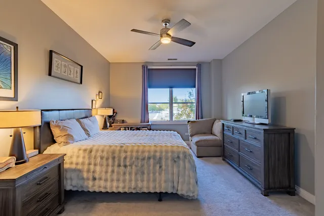 $385,000 | 950 West Huron Street, Unit 302, Chicago, IL 60642